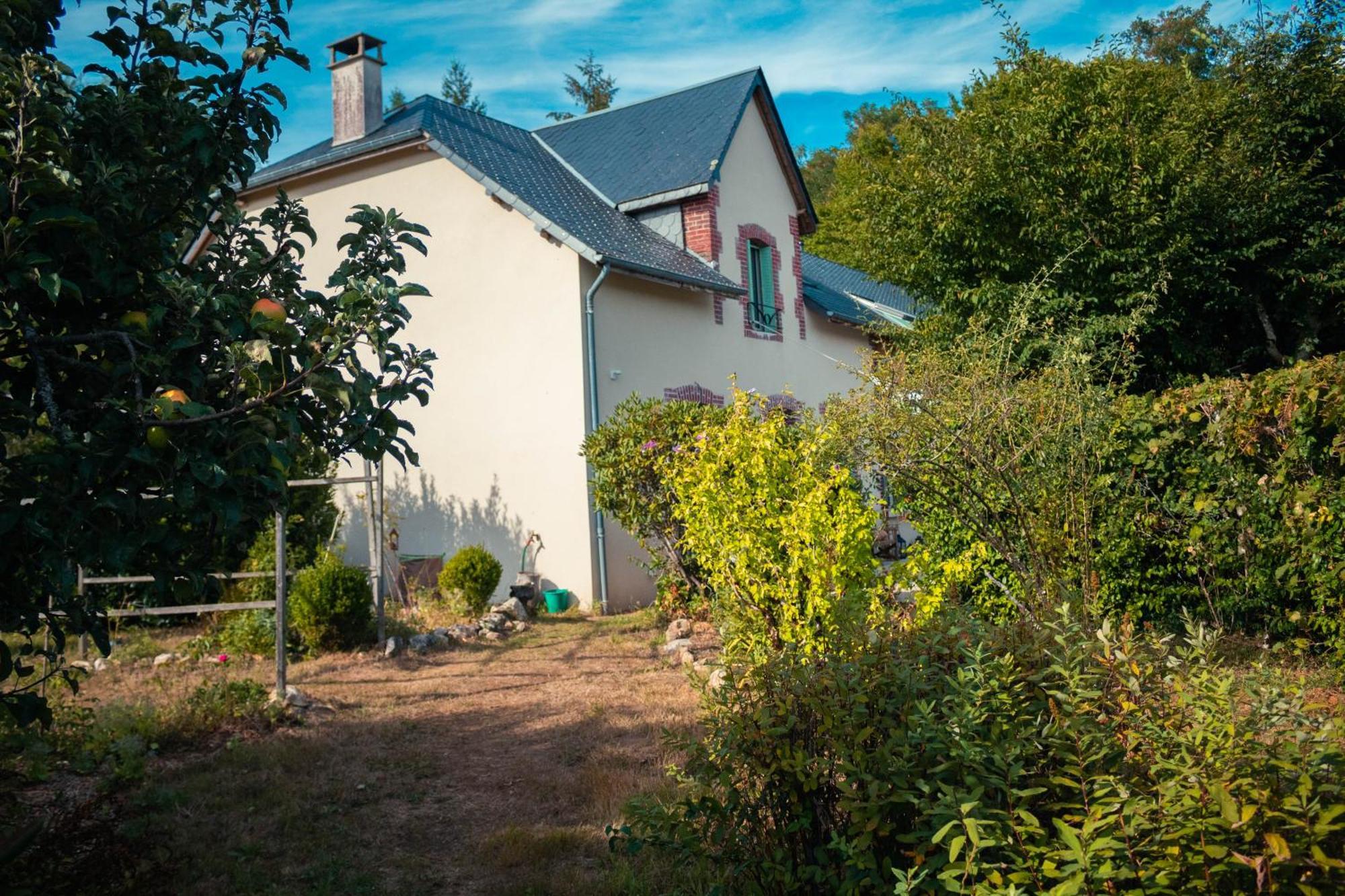 Les Jardins De Nanine Bed & Breakfast Lapleau Exterior photo